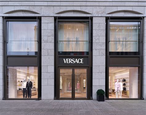 versace düsseldorf taem